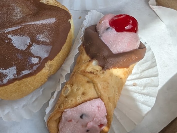 Strawberry cannoli at Missouri Baking Co