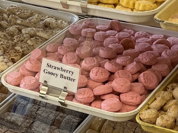 Strawberry Gooey Butter at Missouri Baking Co